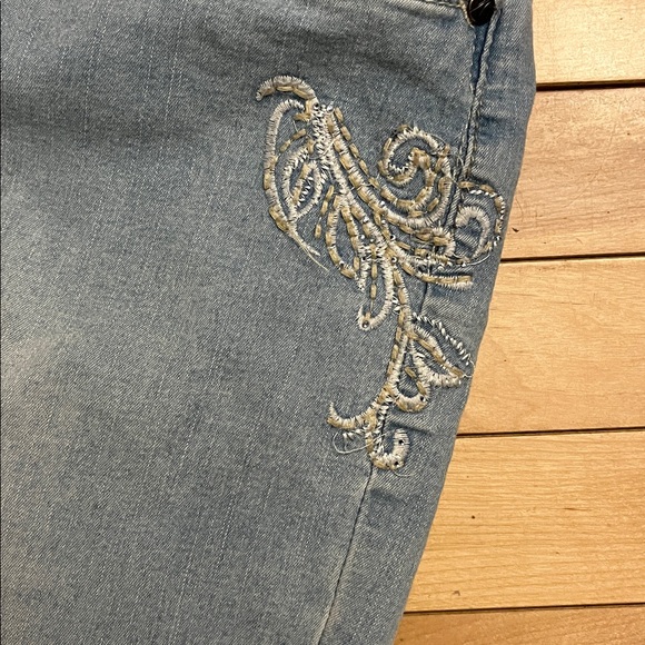 😍SHOW SPECIAL - DC Light Wash Jeans Embellished Crystal Embroidery Pockets - Picture 3 of 9